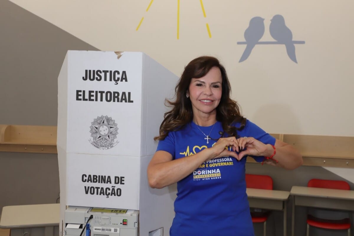 Professora Dorinha vota às 9h44 deste domingo, em Palmas