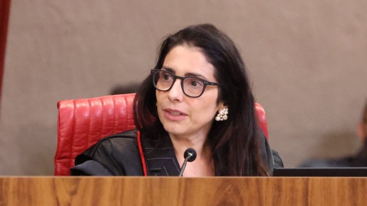 Estela Aranha proibiu púlpito com placa 'Lula' e motivou cancelamento do debate