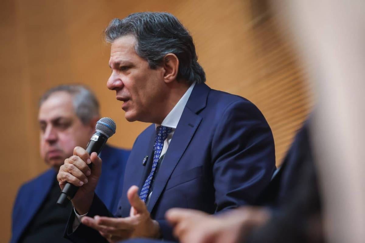 Haddad registra candidatura ao governo de SP e declara R$ 861,2 mil