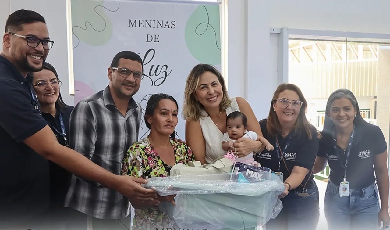 Secretaria entrega 130 enxovais a gestantes pelo Programa Meninas de Luz
