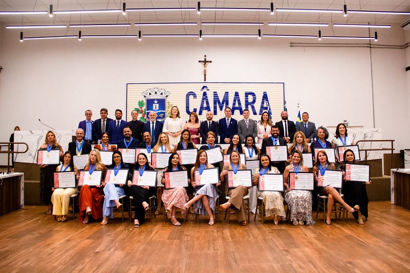 Educadores são homenageados com entrega da Medalha Nadyr de Sousa Andrade