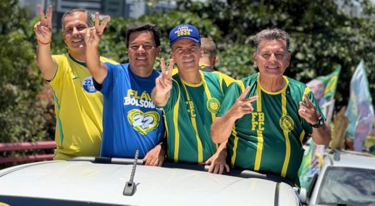 Carreata da direita cruza o Recife de Norte a Sul em ato de encerramento da campanha presidencial