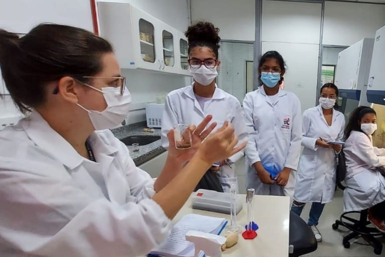 Programa Futuras Cientistas tem inscrições prorrogadas até 6 de novembro