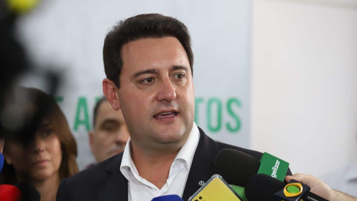 Ratinho viaja ao exterior e deixa palanque de Flávio para Moro