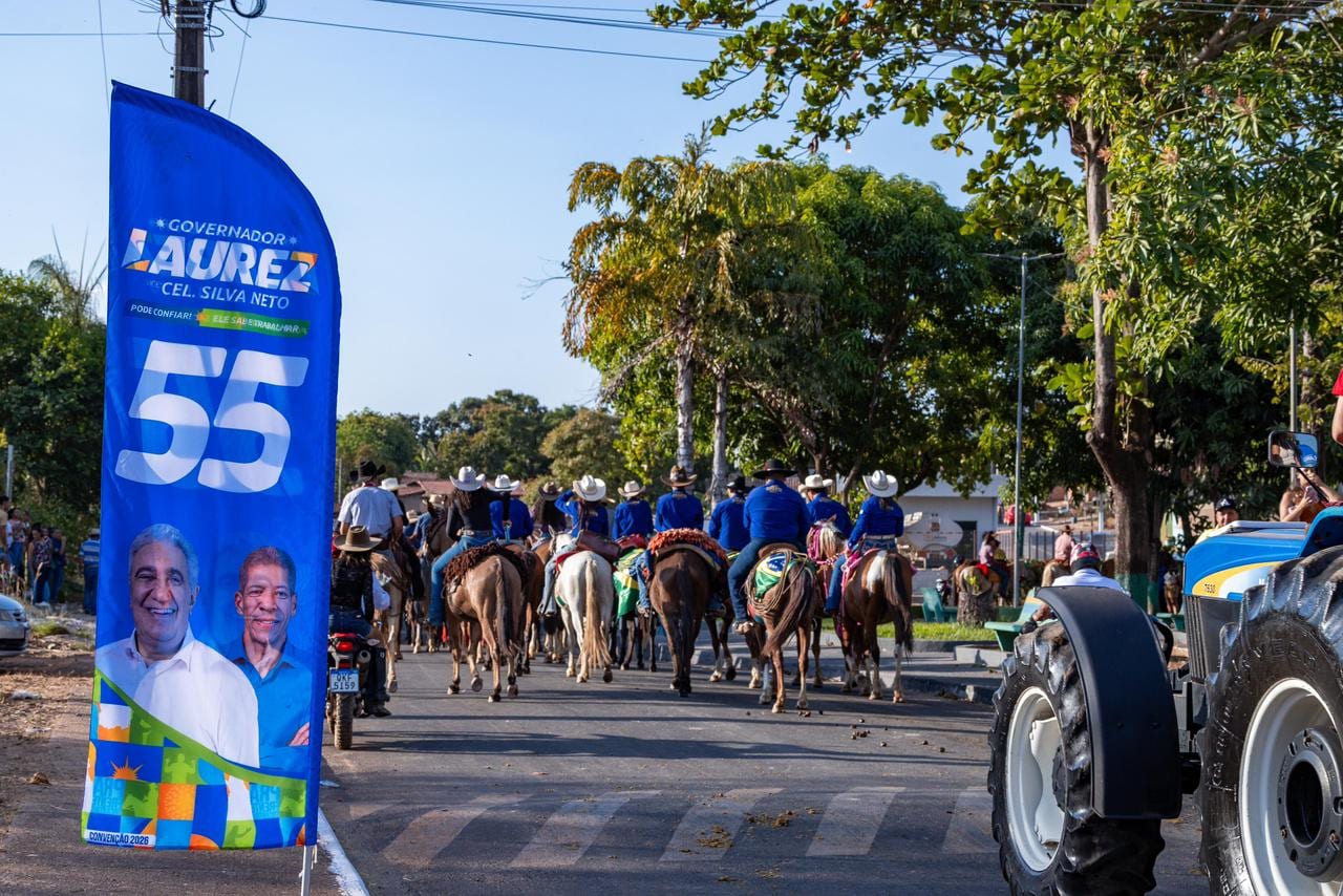 Laurez Moreira participa de cavalgada de abertura da XIX Expo Dueré