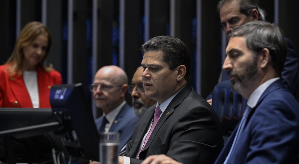 TV Senado ao vivo: Acompanhe a votação do fim da escala 6x1