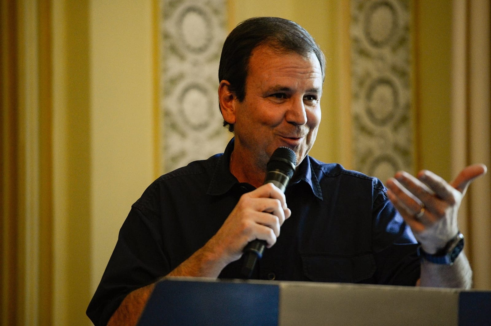 Eduardo Paes lidera todos os cenários de 1º e 2º turnos no RJ, diz pesquisa
