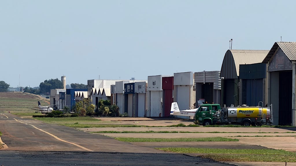 Aeroporto de Americana receberá luminárias de LED com energia solar