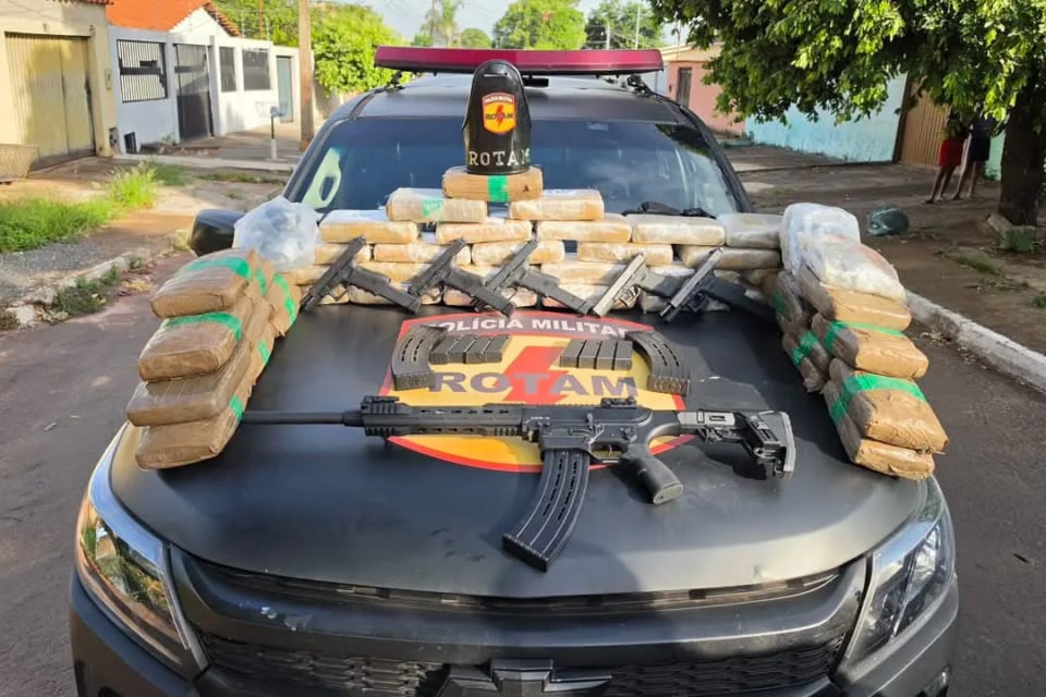 Pistolas que atiram como metralhadoras: Rotam encontra paiol de armas em Senador Canedo