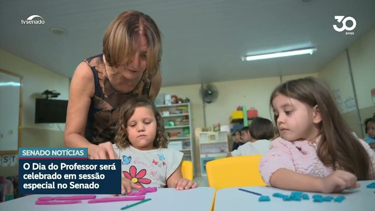 Vídeo: Senadores defendem valorização dos professores e melhores condições de trabalho