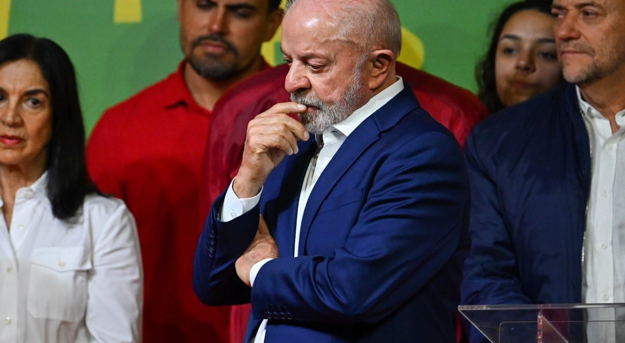 Lula precisa querer ouvir o Brasil antes que o Brasil desista de ouvi-lo