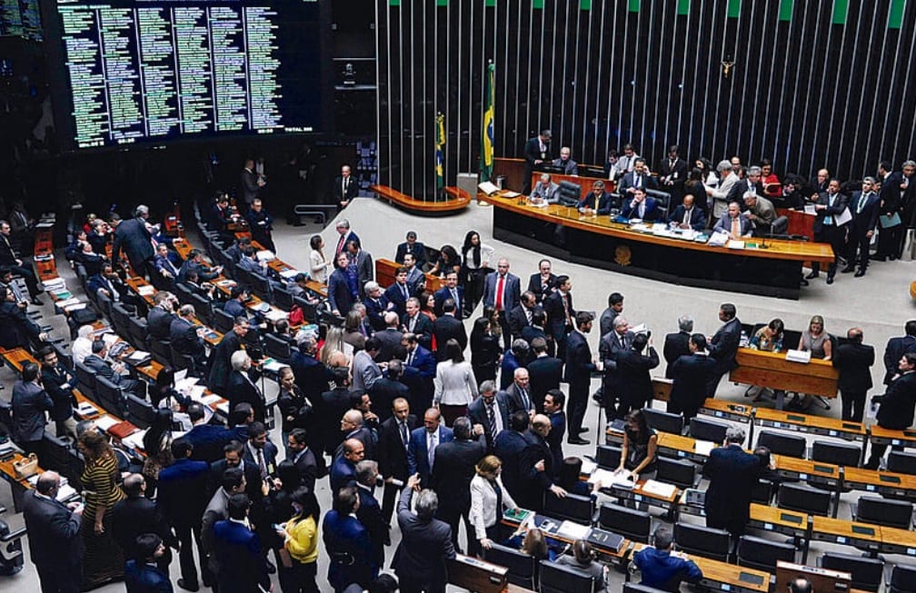 Silvye Alves lidera disputa por vaga na Câmara Federal, aponta Igape