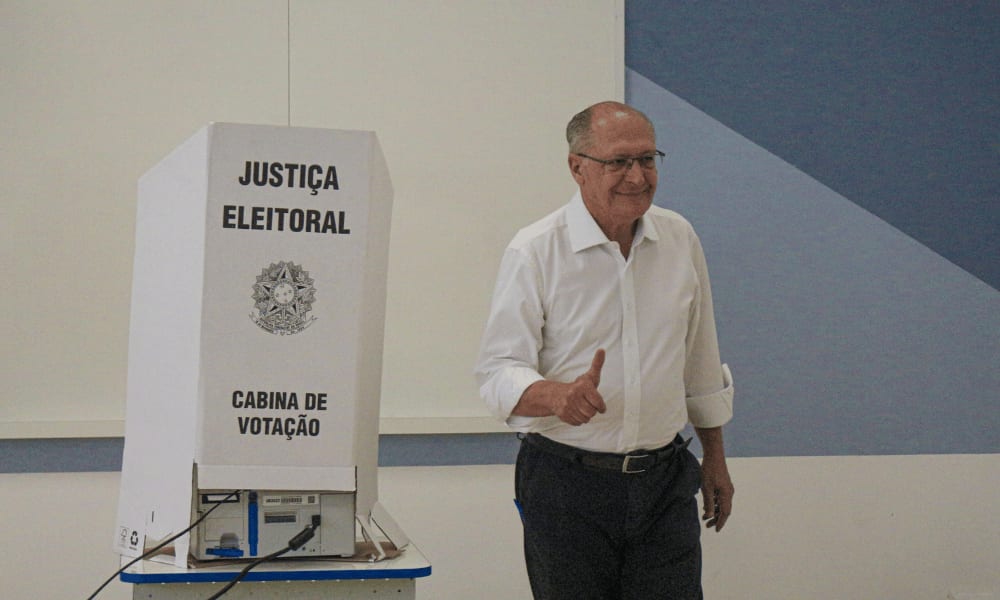 Alckmin vota em colégio na zona oeste de São Paulo