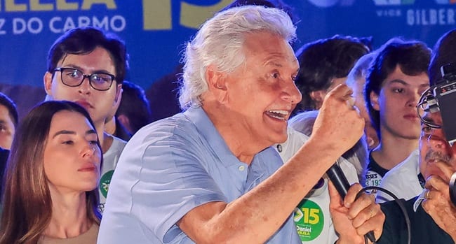 Caiado acusa Wilder Morais de “frouxidão” por apoio a câmeras corporais