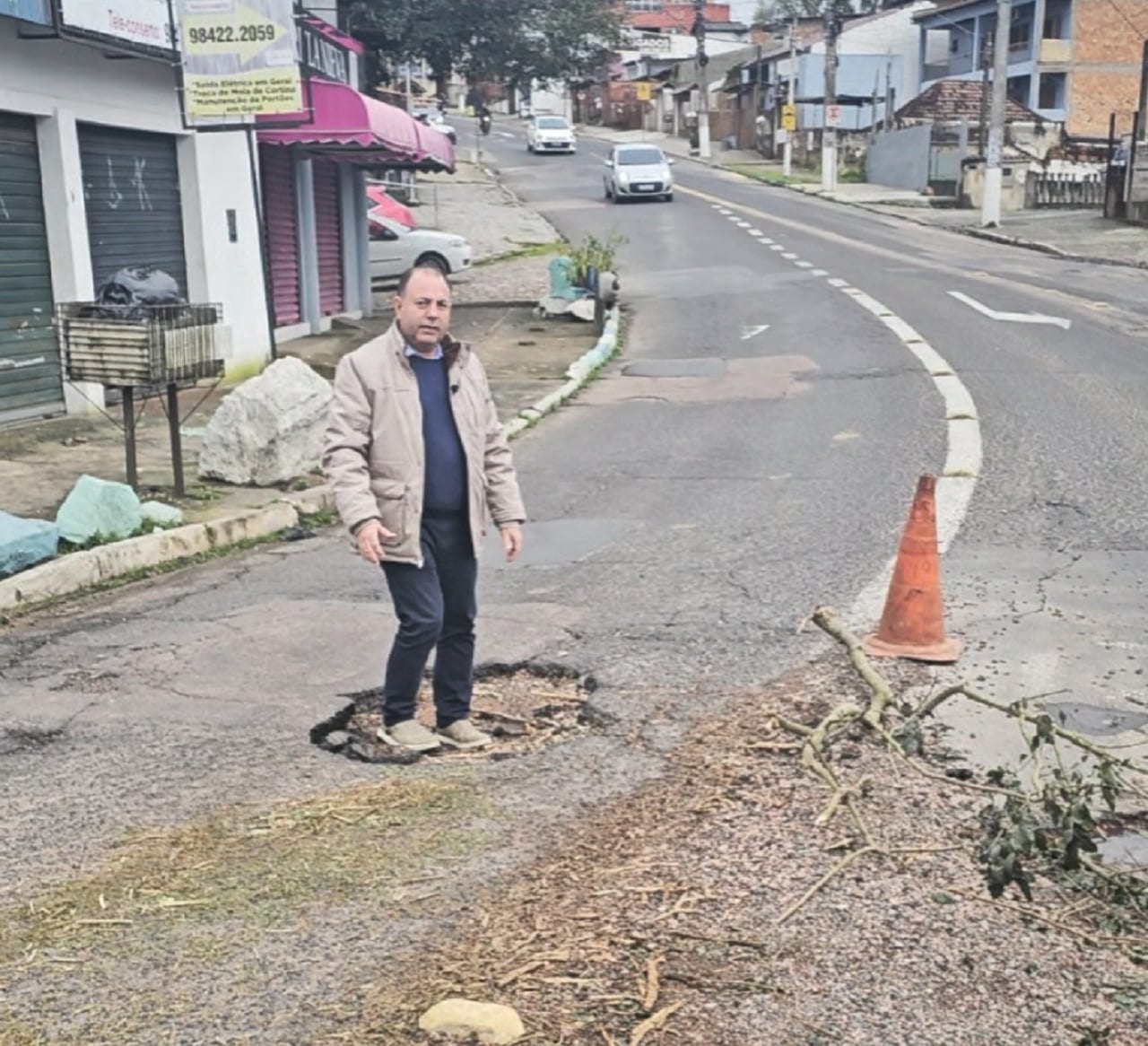 Carravetta cobra recuperação da Avenida Liberdade em Viamão