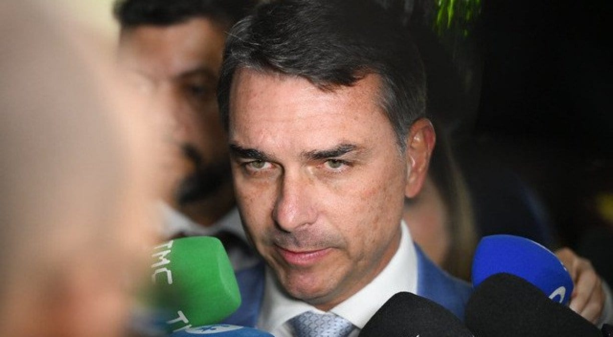 Flávio Bolsonaro apresenta plano de governo voltado ao Nordeste