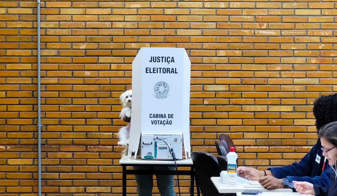 Abstenção despenca no 2º turno e registra menor índice em eleições presidenciais desde 2006