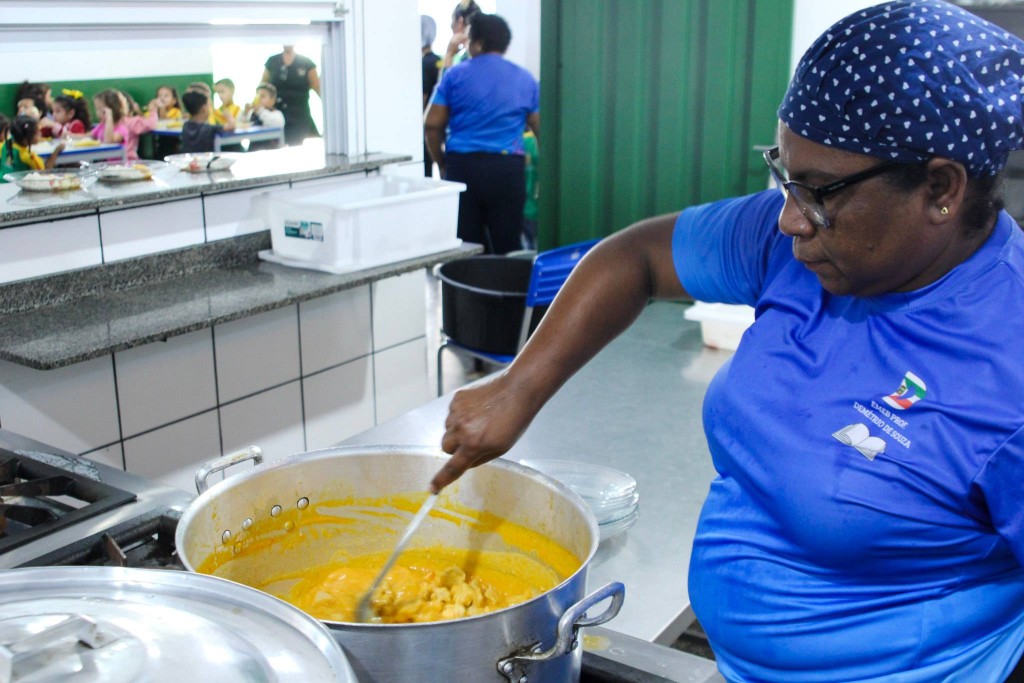 Várzea Grande contrata câmaras frias para merenda escolar