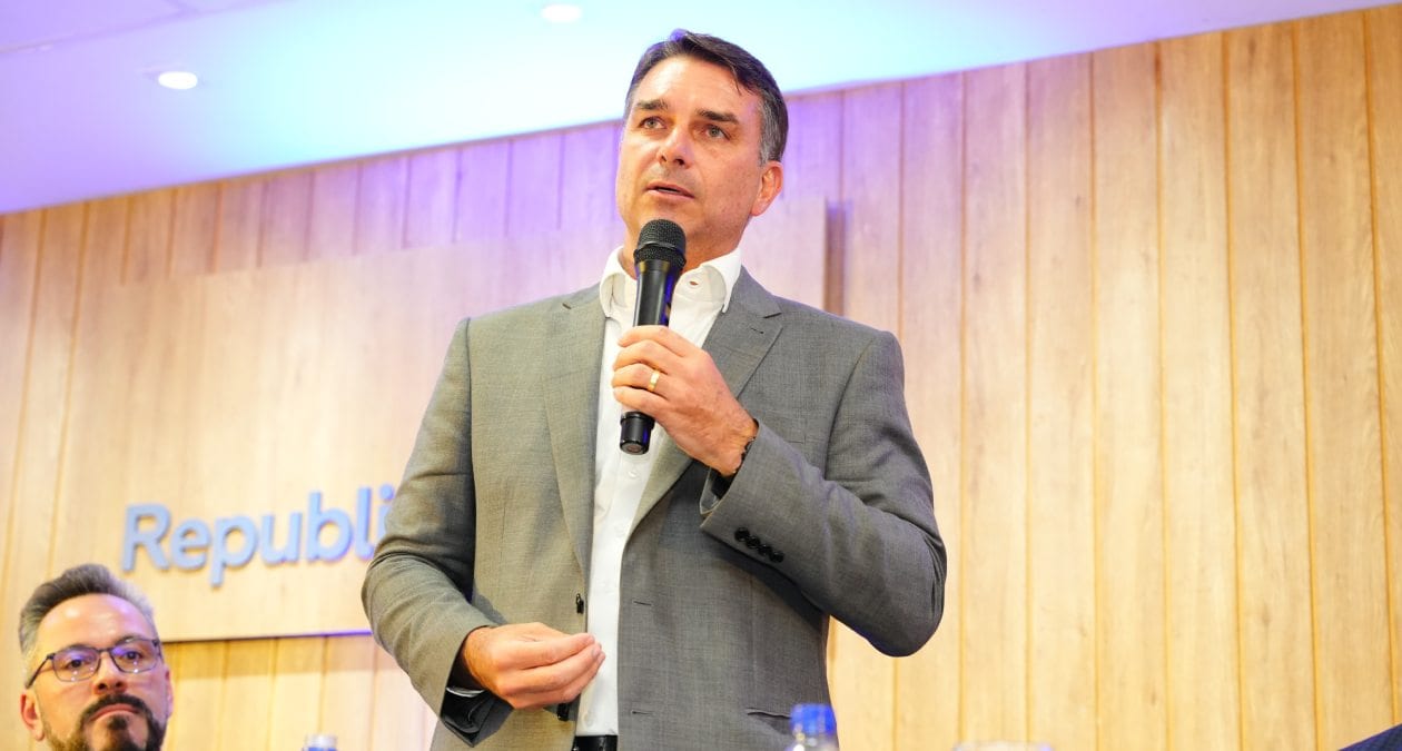 PL reconhece vitória de Lula e Flávio Bolsonaro desiste de anular eleição