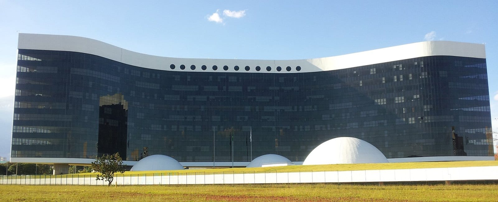 Eleições 2026: pode votar com criança? Entenda as regras
