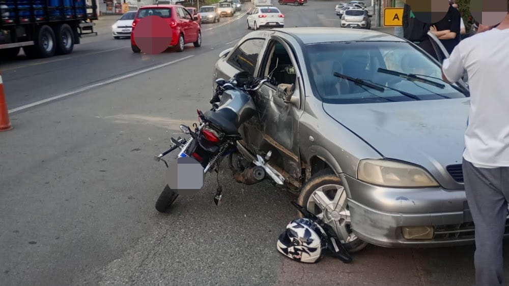 Colisão entre carro e moto deixa um ferido na BR-280 em Rio Negrinho, no Planalto Norte de SC