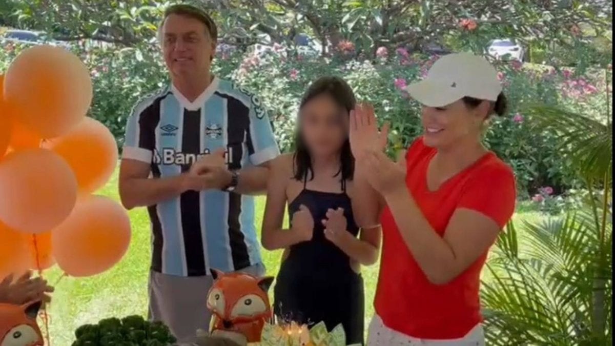 Moraes autoriza Bolsonaro a receber 10 convidados em casa para aniversário da filha