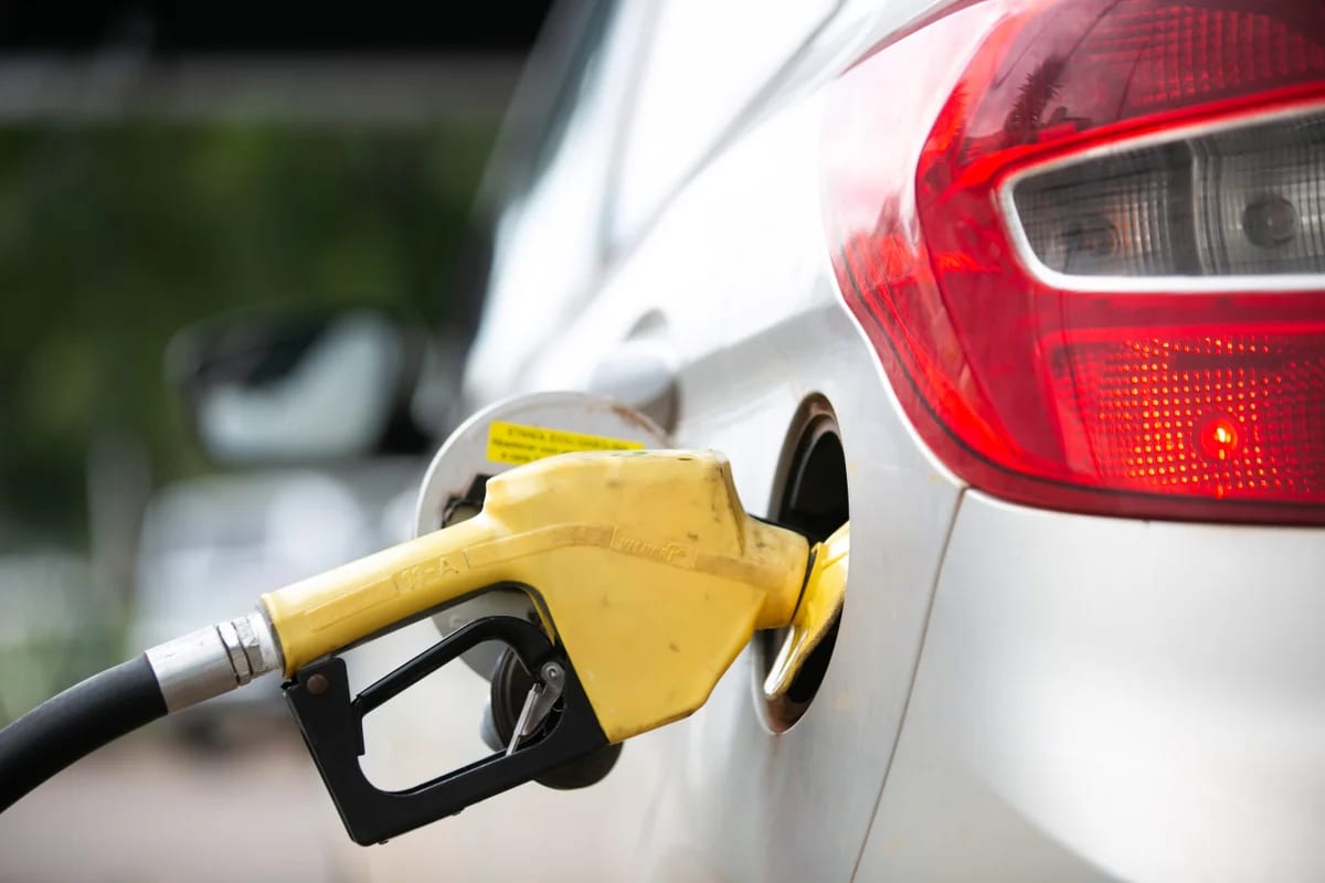 Alta do petróleo pressiona subsídios do governo às vésperas do 1º turno