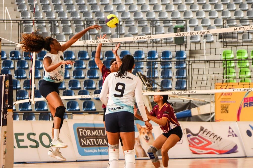 Guararema oferece aulas gratuitas de taekwondo, kickboxing e vôlei