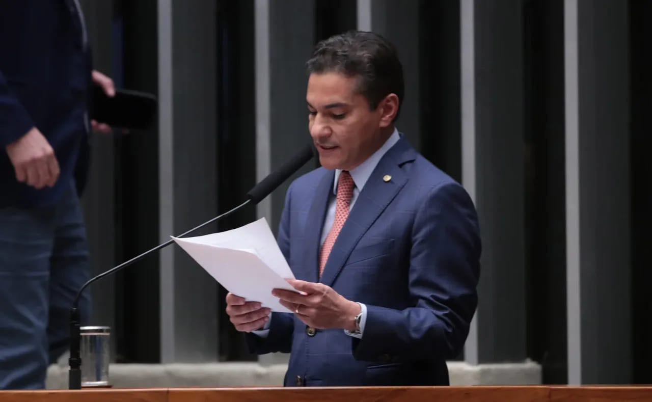 Projeto une vagas escolares e emprego a famílias com TEA