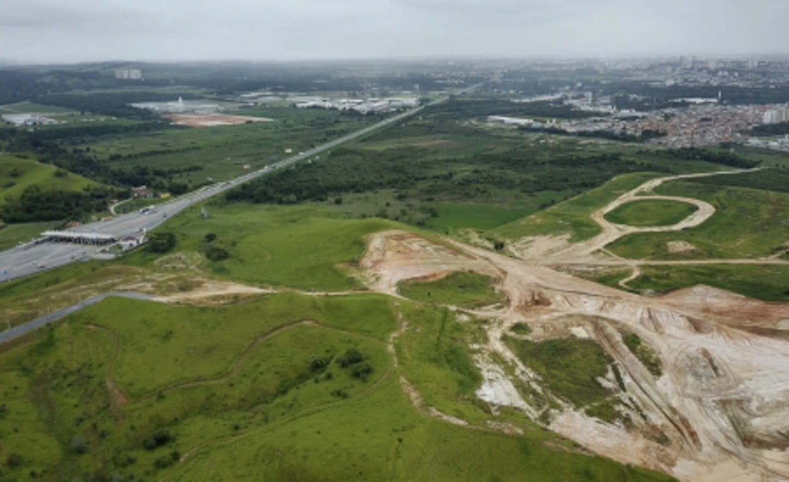 Grande centro logístico em Jacareí: o que muda para quem procura imóvel