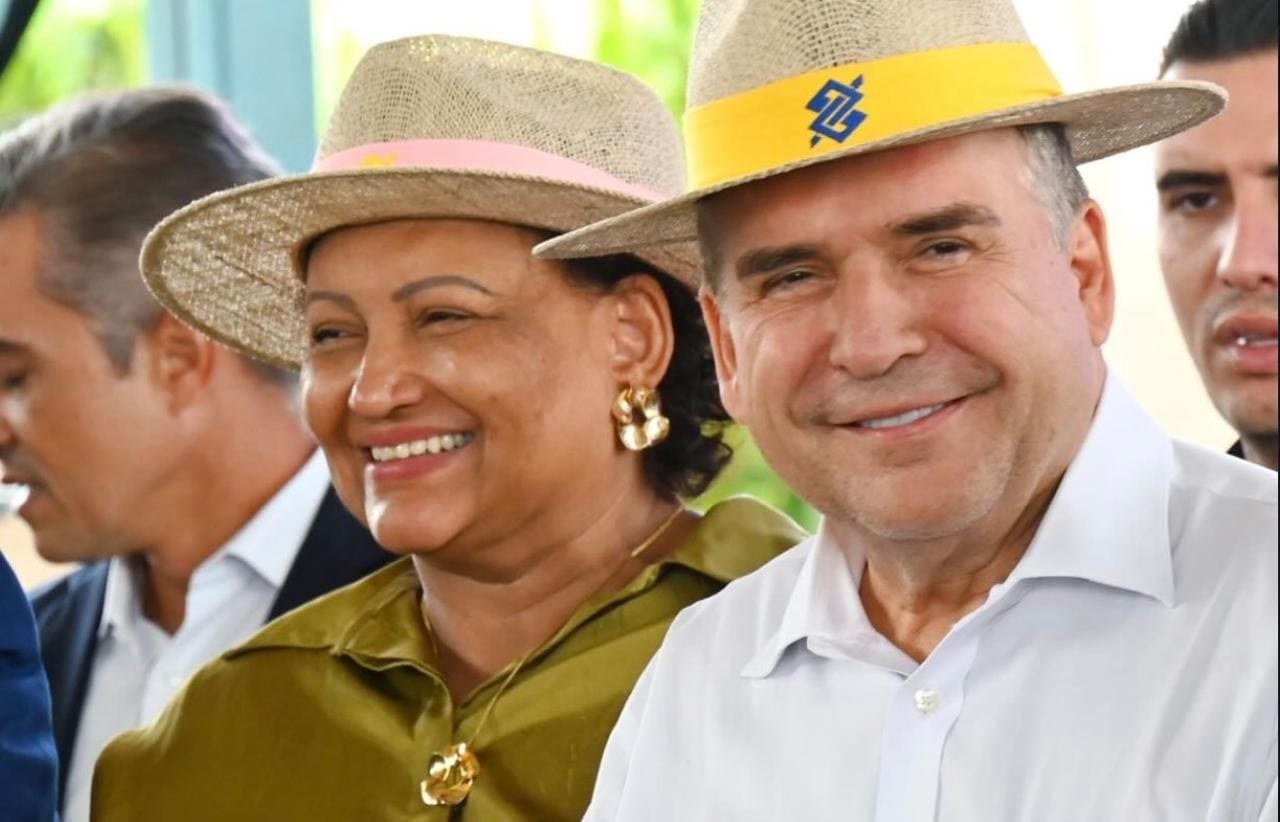 Coronel Cláudia assume prefeitura na viagem de Mabel