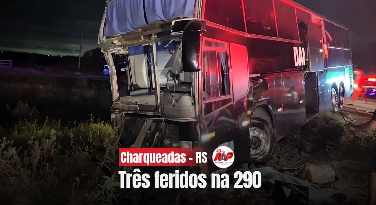 A batida foi entre um ônibus de excursão e uma carreta