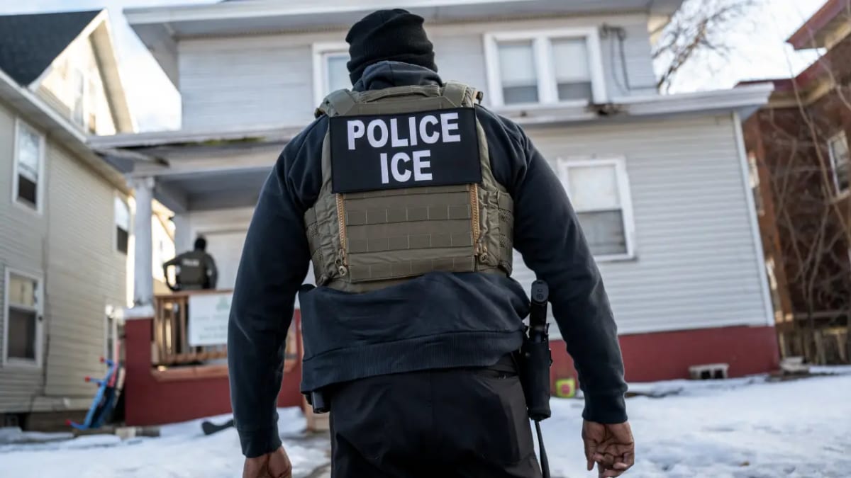 ICE prende quase 50.000 pessoas em julho, recorde no governo Trump