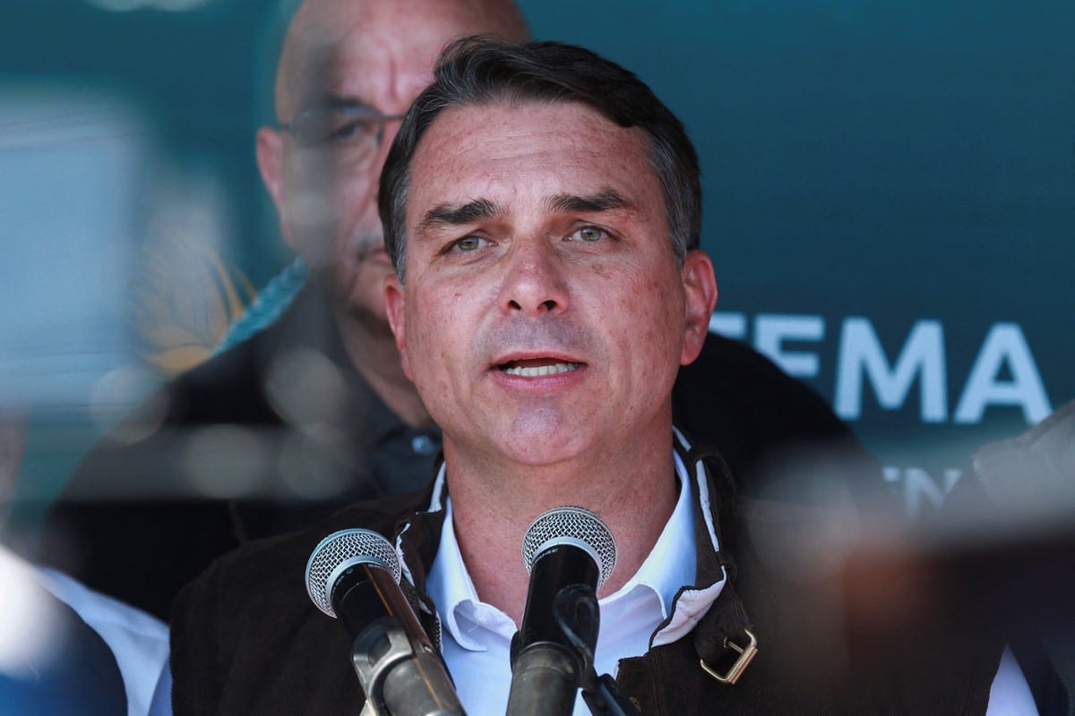 Em sete anos, Flávio Bolsonaro teve dois projetos aprovados no Senado