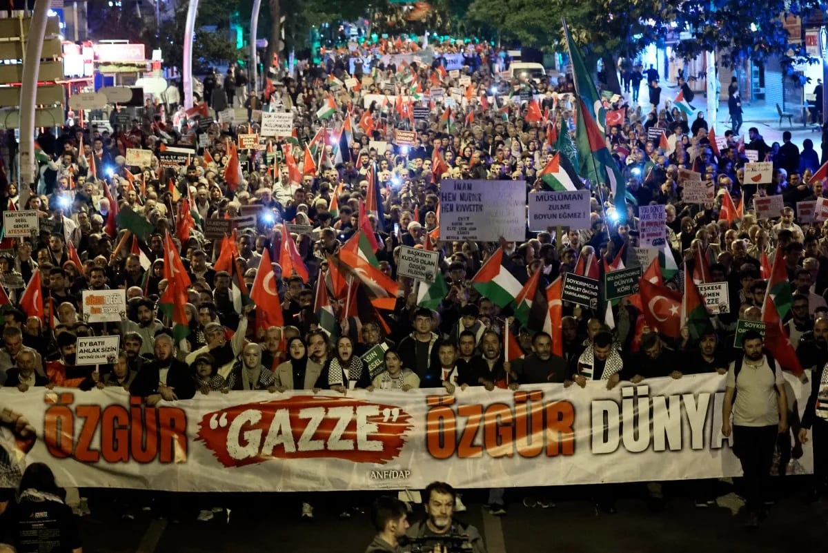 Protestos em todo o mundo exigem um cessar-fogo de Israel e o fim do genocídio em Gaza