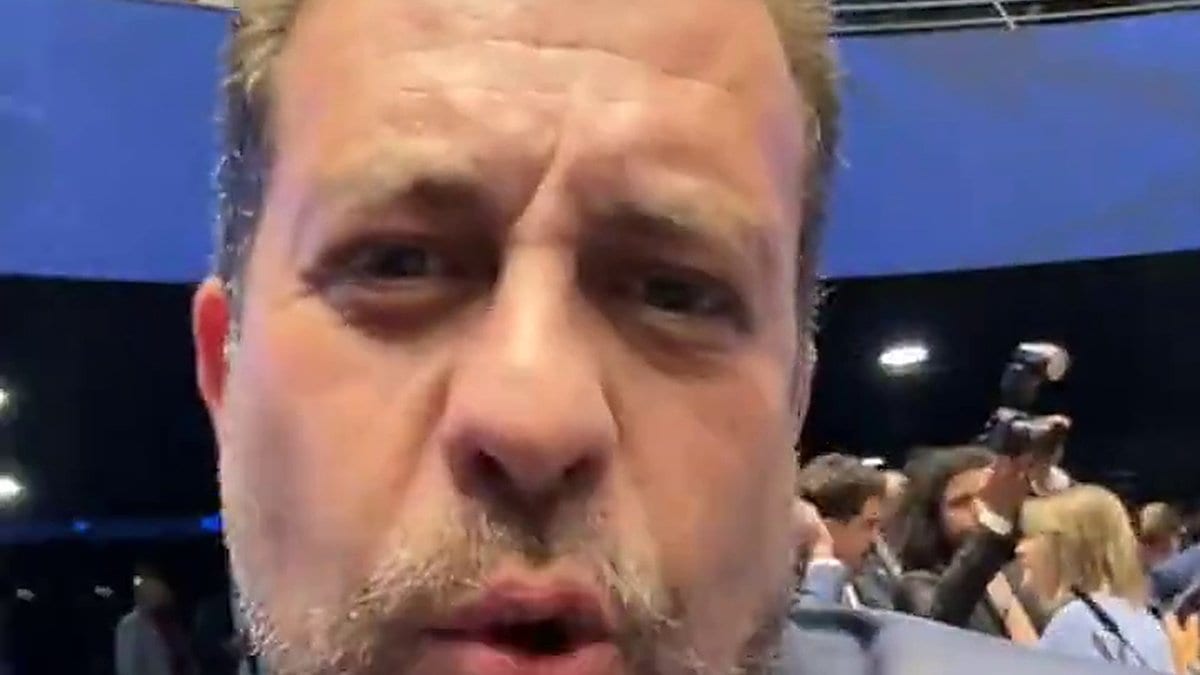 Boulos faz “comício” no plenário do Senado após fim da 6×1 e dispara: “vai ficar pro livro de história”
