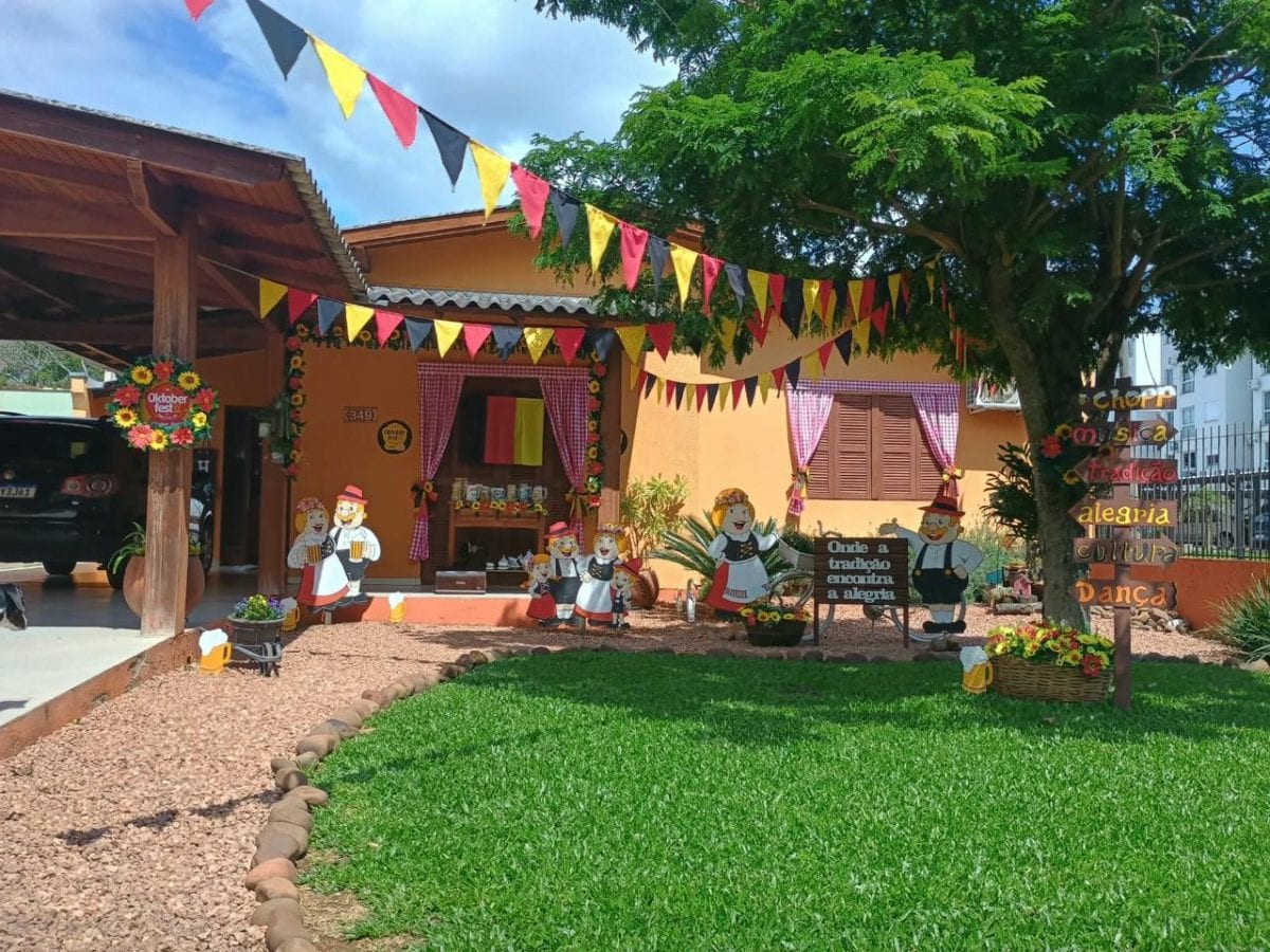 Afubra, Imobiliária Cidade e Iria Calçados vencem o Concurso de Vitrines da Oktoberfest