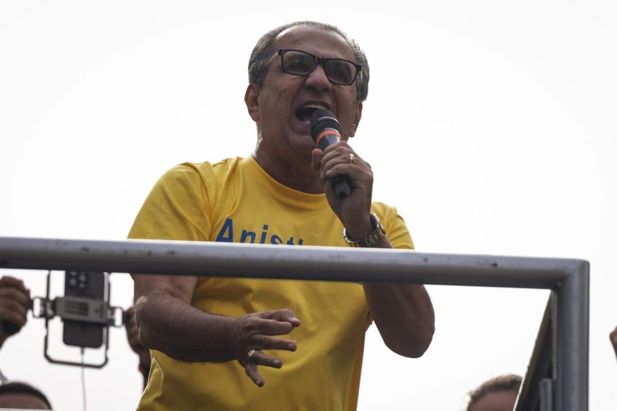 Fachin arquiva casos contra Eduardo Bolsonaro e Malafaia