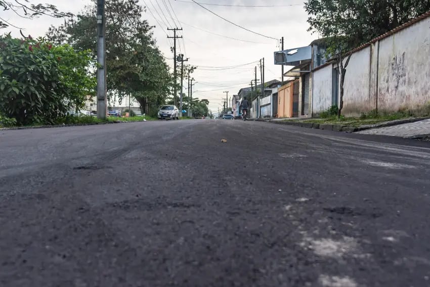 Paranaguá inicia aplicação de asfalto a quente na Avenida Tufi Maron
