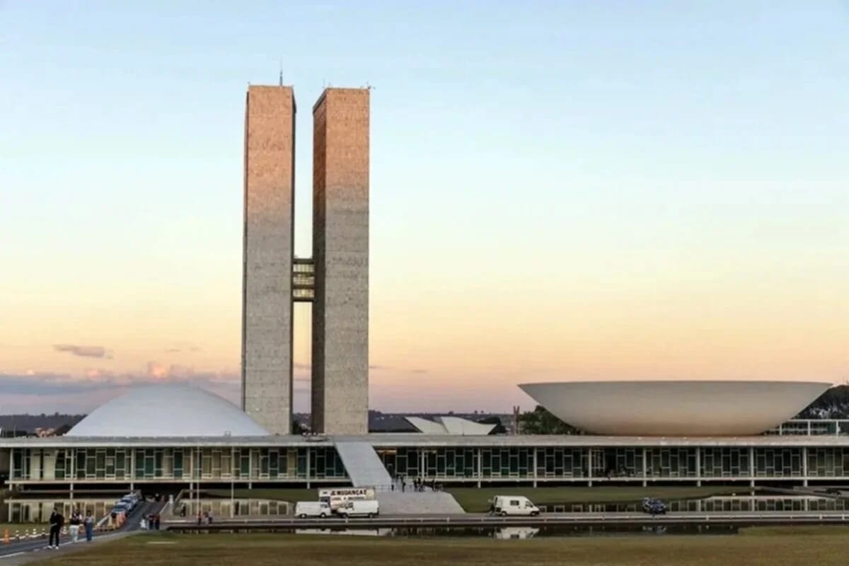 Lula se reúne com Davi Alcolumbre nesta segunda (10/8) para destravar pautas no Congresso