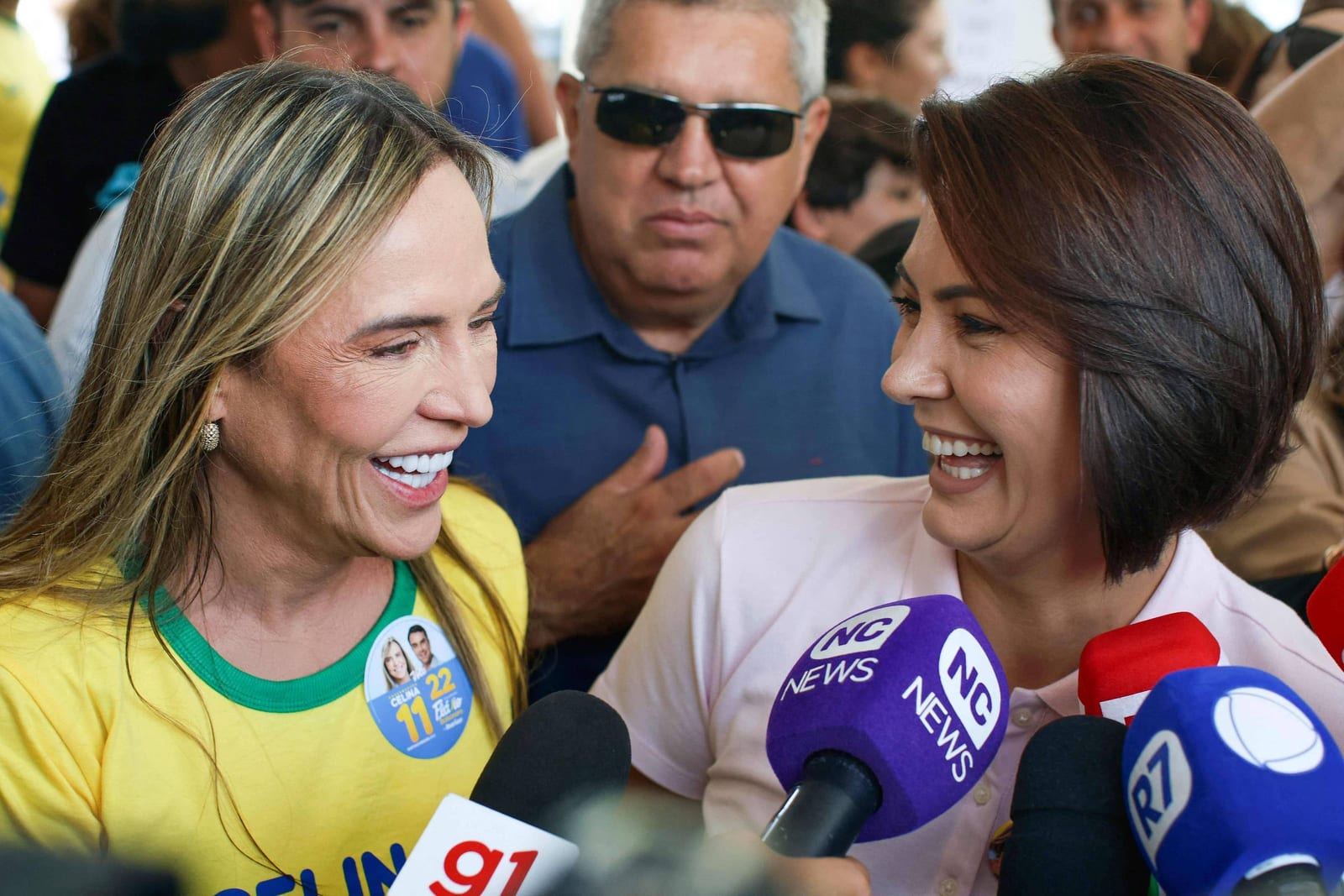 Michelle não acompanha apuração de votos ao lado de Flávio Bolsonaro