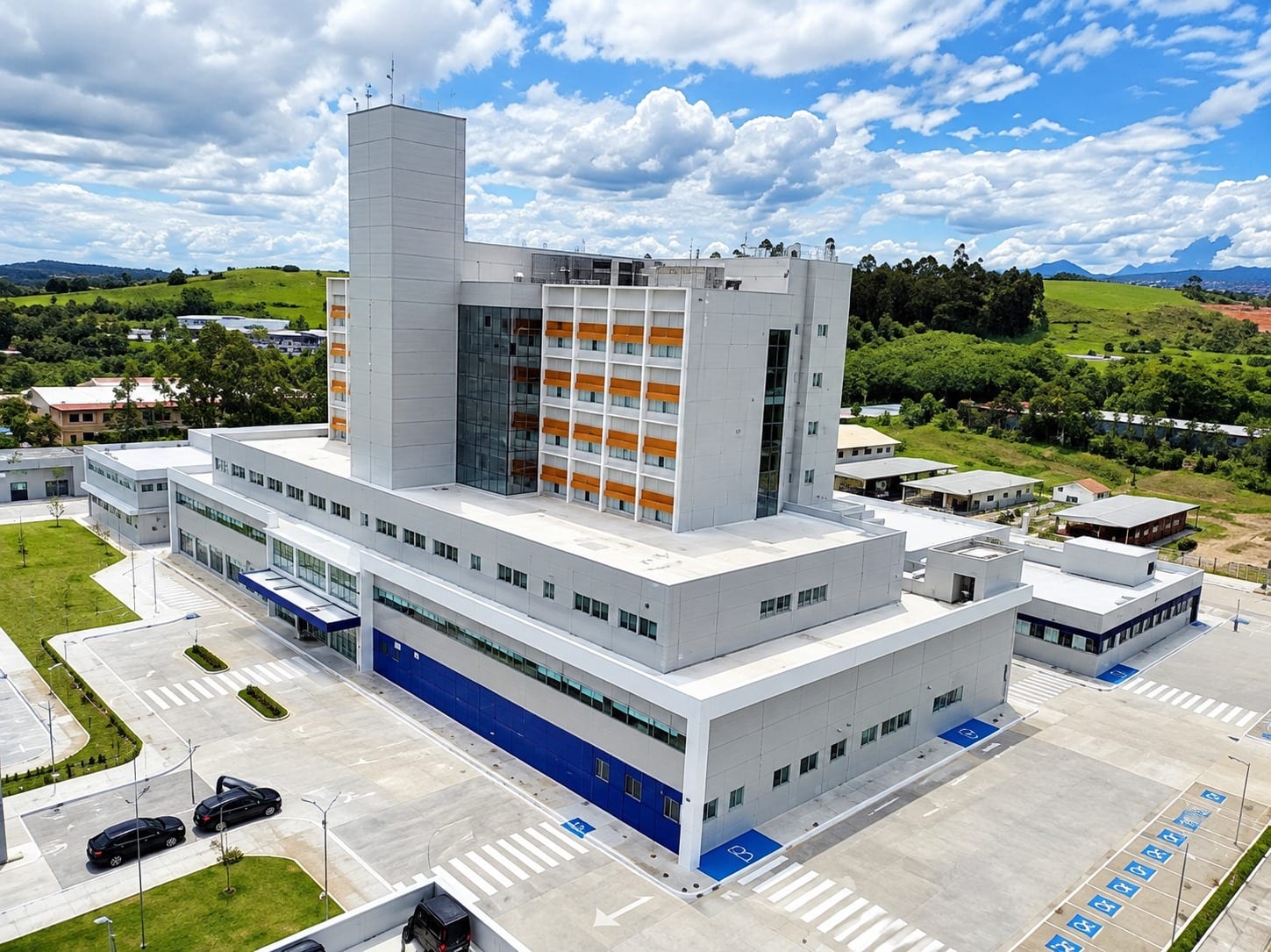 Hospital Regional de Cruzeiro abre seleção para 22 cargos com salários de até R$ 5,3 mil
