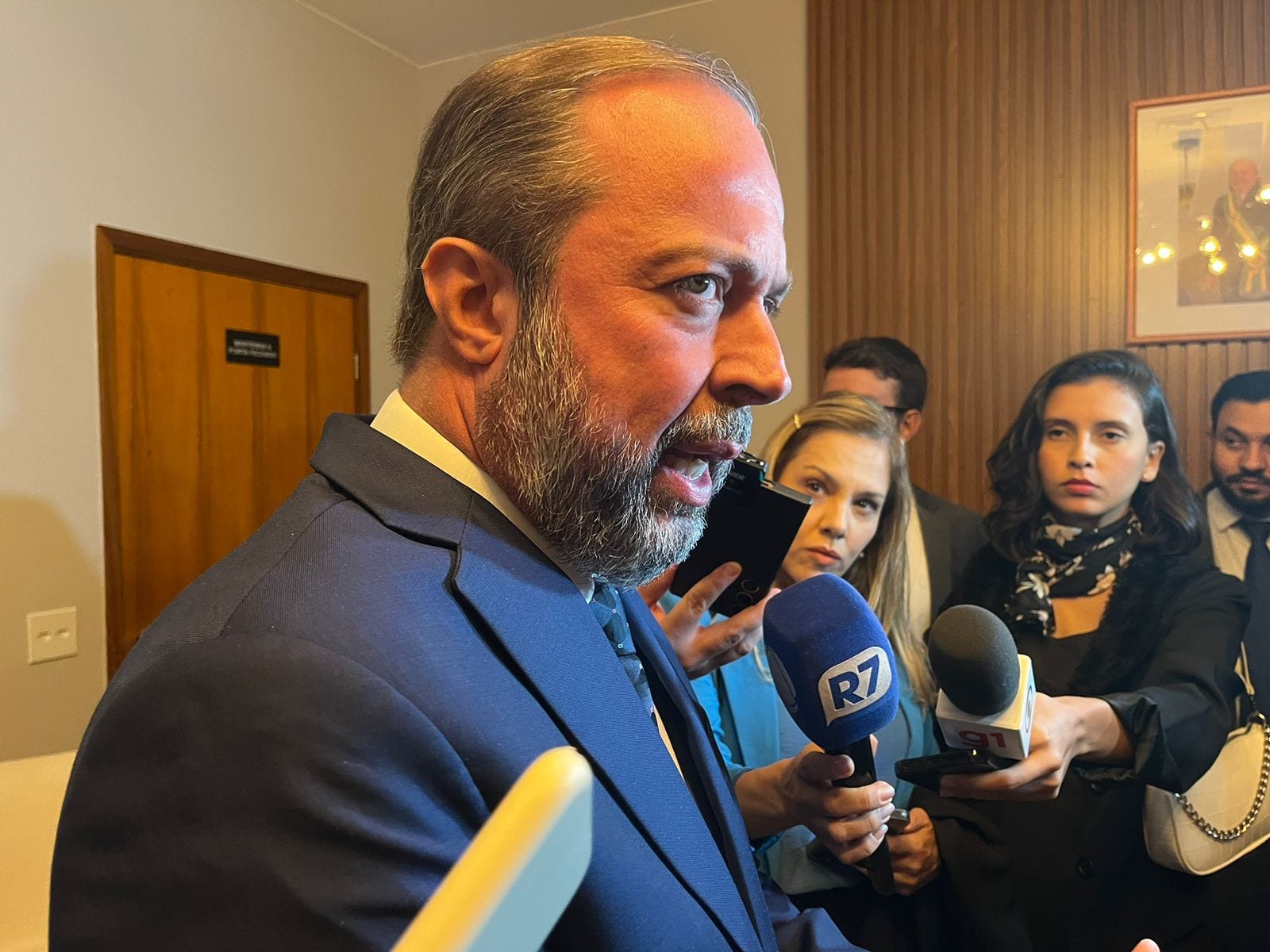 Ministro de Lula defende usar gás natural para abastecer data centers