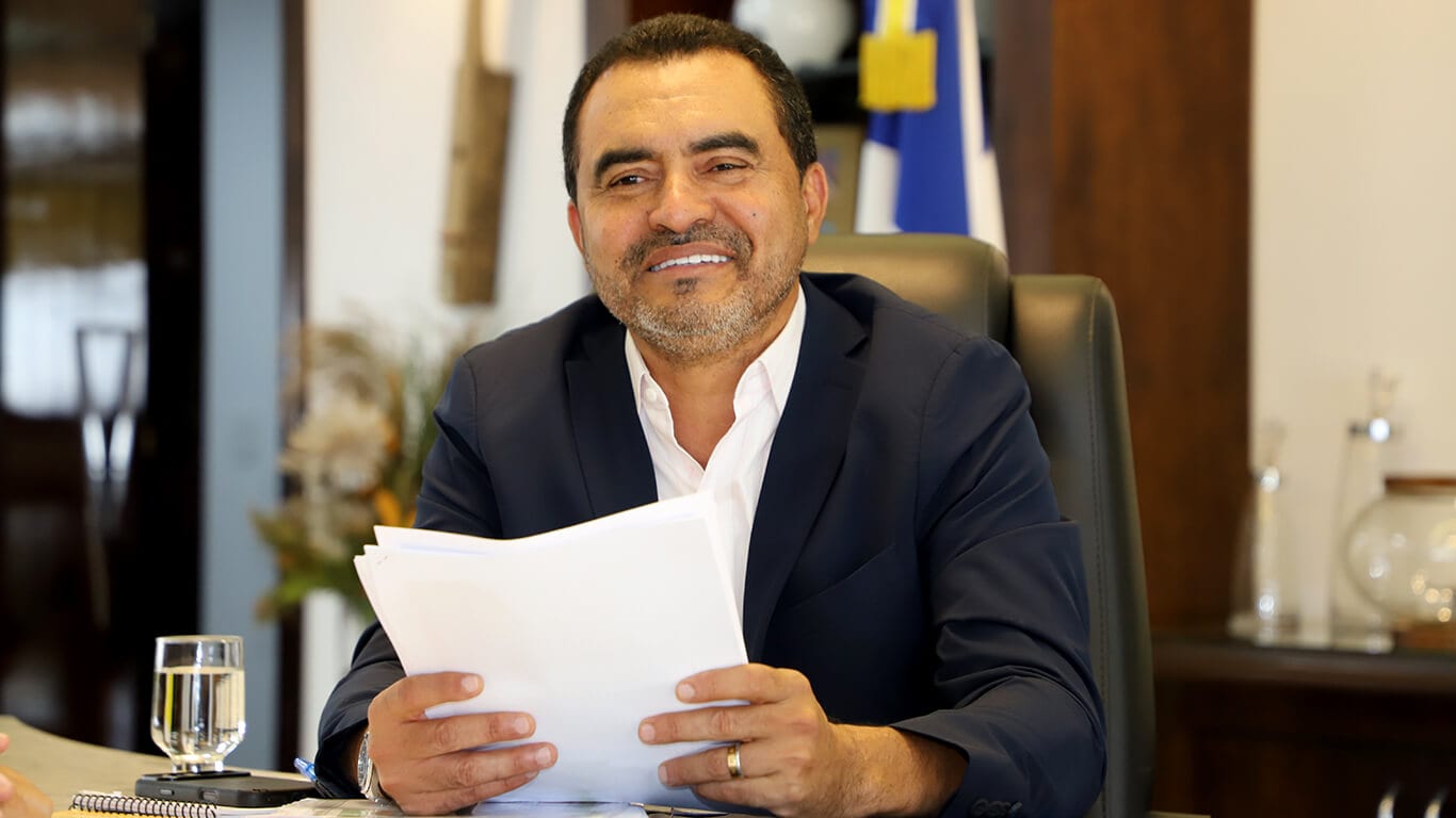 Governador Wanderlei Barbosa entrega veículos a municípios tocantinenses nesta quinta-feira, 29
