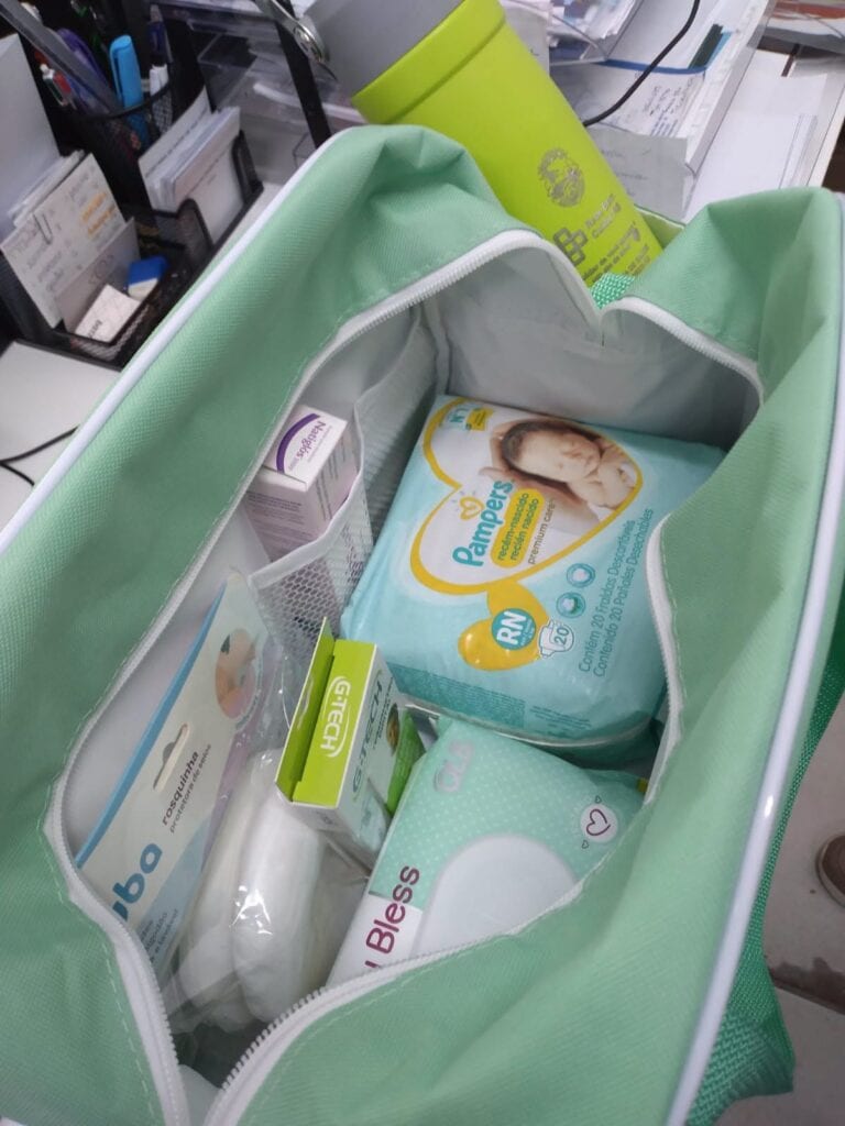 Vila Flores entrega kits e garrafas térmicas a gestantes dos grupos municipais