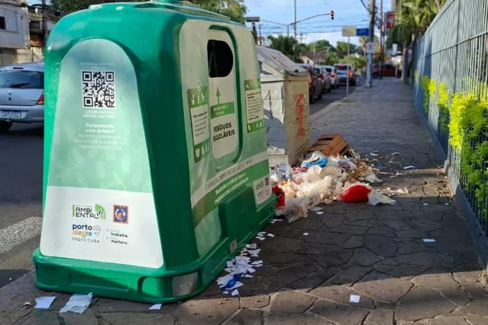 Após 15 anos, contêineres de lixo de Porto Alegre entram novamente em debate