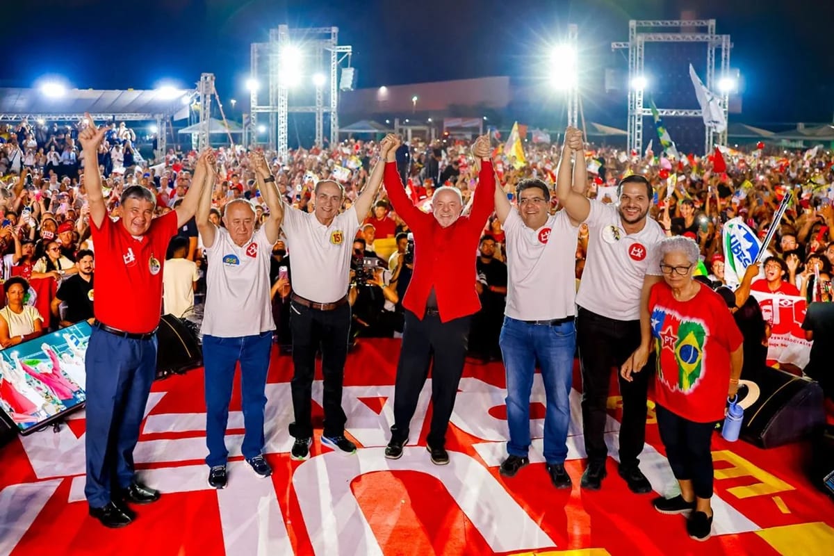 Lula participou de 10 atos com aliados, 8 estados em um mês