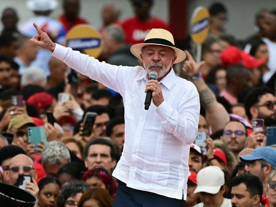 Lula reúne esquerda em comício no Centro de Porto Alegre