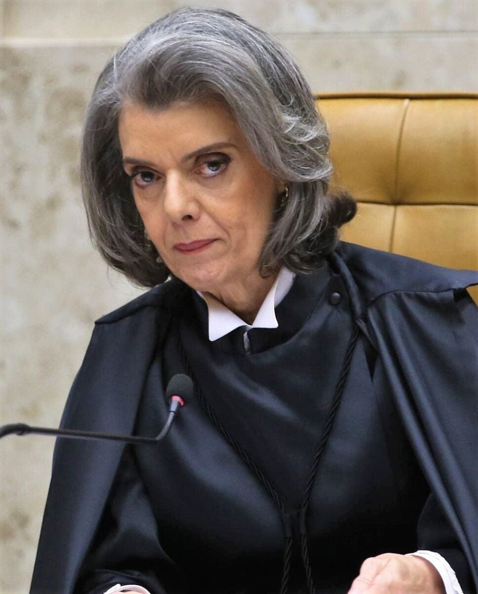 Cármen Lúcia recebe apoio de juízas após falar em 'vergonha' do STF