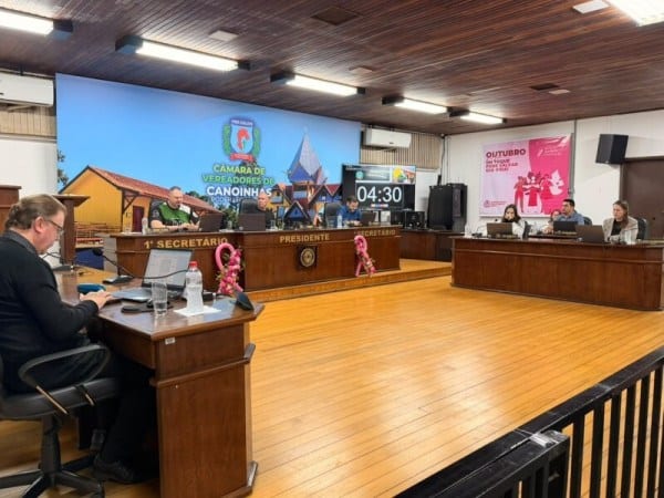 Câmara de Canoinhas parabeniza Sargento Lima pela eleição a deputado federal e cobra informações sobre as finanças do mu